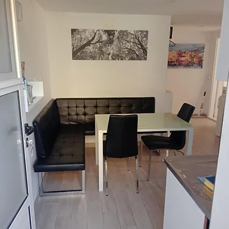 Apartment Paro Split